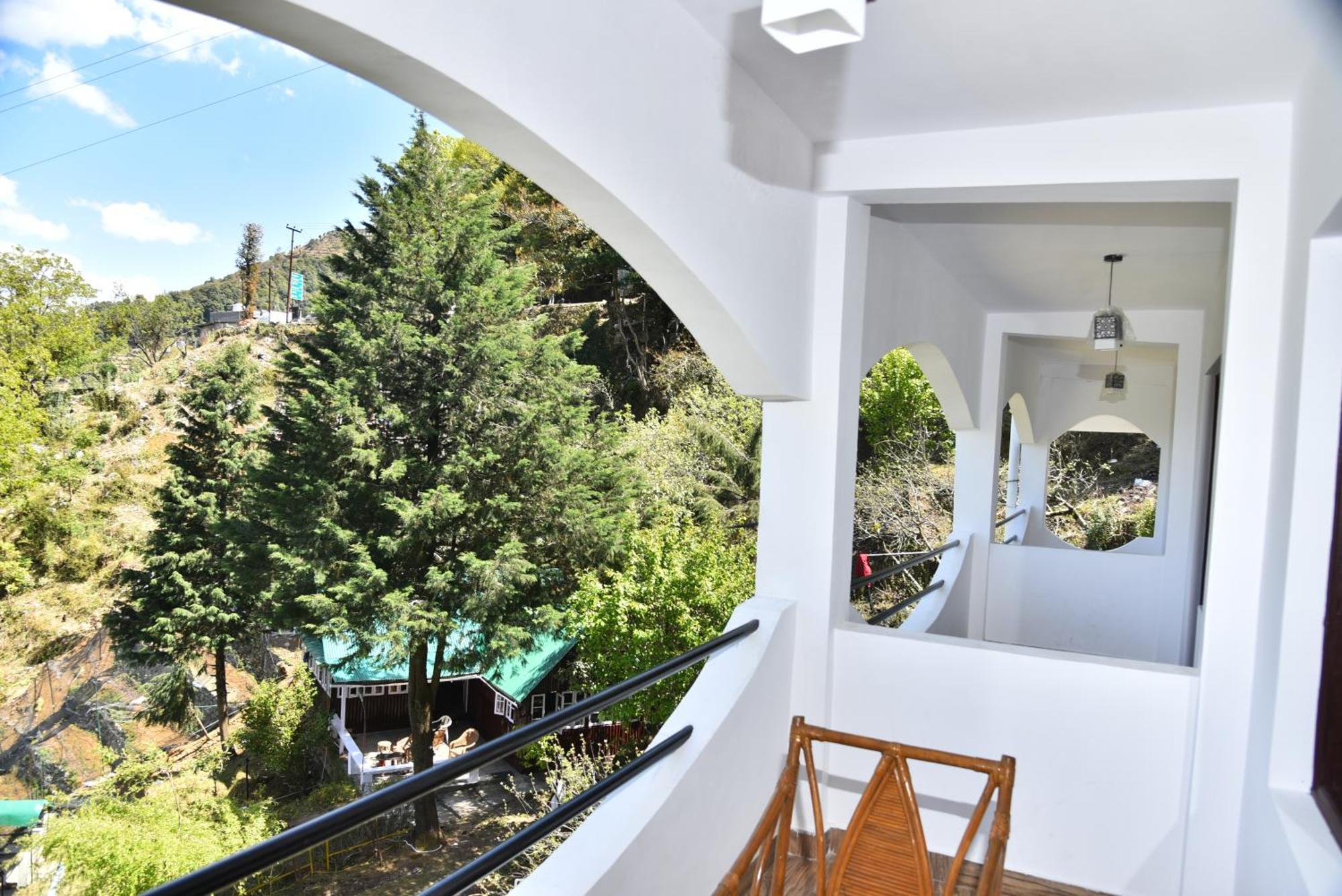 Kumaon Roop Resort Near Kainchi Dham Нейнитал Екстериор снимка