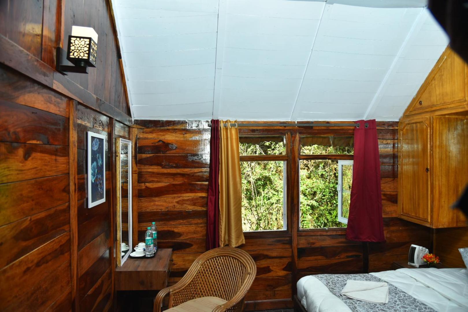 Kumaon Roop Resort Near Kainchi Dham Нейнитал Екстериор снимка
