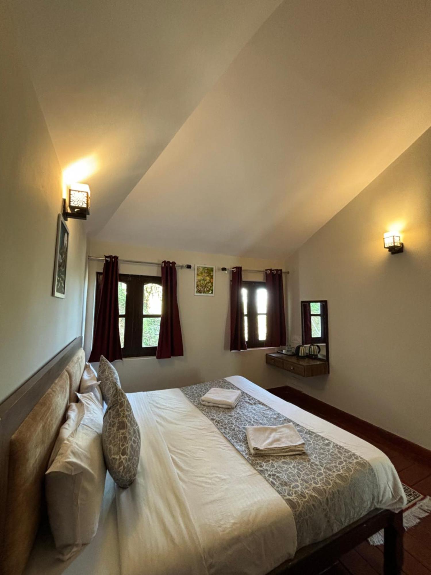Kumaon Roop Resort Near Kainchi Dham Нейнитал Екстериор снимка